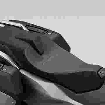 Honda Forza 750 - Konforlu Sürücü Selesi