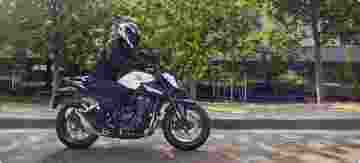 CB500 Hornet’te 400.000 TL’ye kadar vade farksız 12 ay taksit fırsatı.