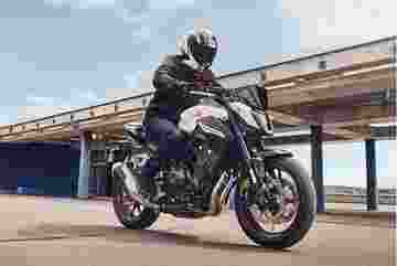 CB500 Hornet’te 300.000 TL’ye vade farksız 12 ay taksit fırsatı.
