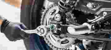 Honda'nın uzman işçiliğiyle motosikletiniz emin ellerde.