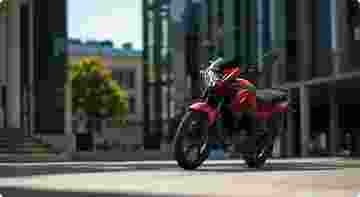 CB125F galeri görselleri