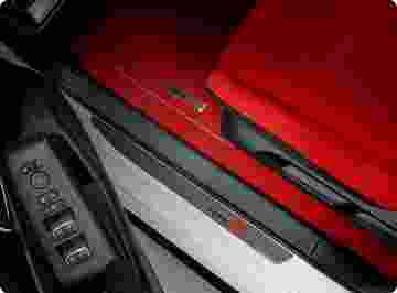 Karbon Kapı Eşiği Çıtası image